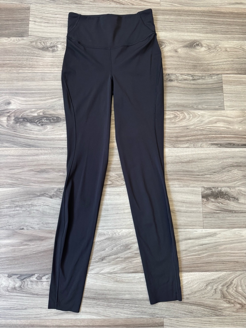 Lululemon Base Pace High-Rise Tight 28" in Black Size 4